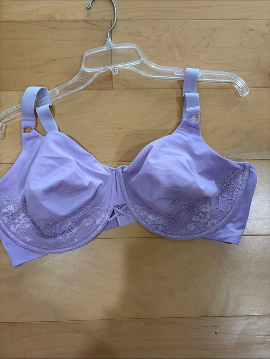 Vanity Fair Other - Vanity Fair Lavender Lace Underwire Bra
42DDD style 76571
Good condition